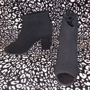 Seven Dials Peep Toe Booties🖤